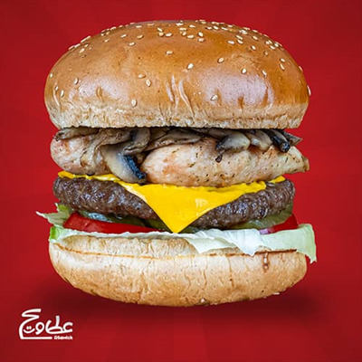 برگر 160گرم ، فیله مرغ گریل شده ، قارچ و پنیر گودا برگر با فیله مرغ